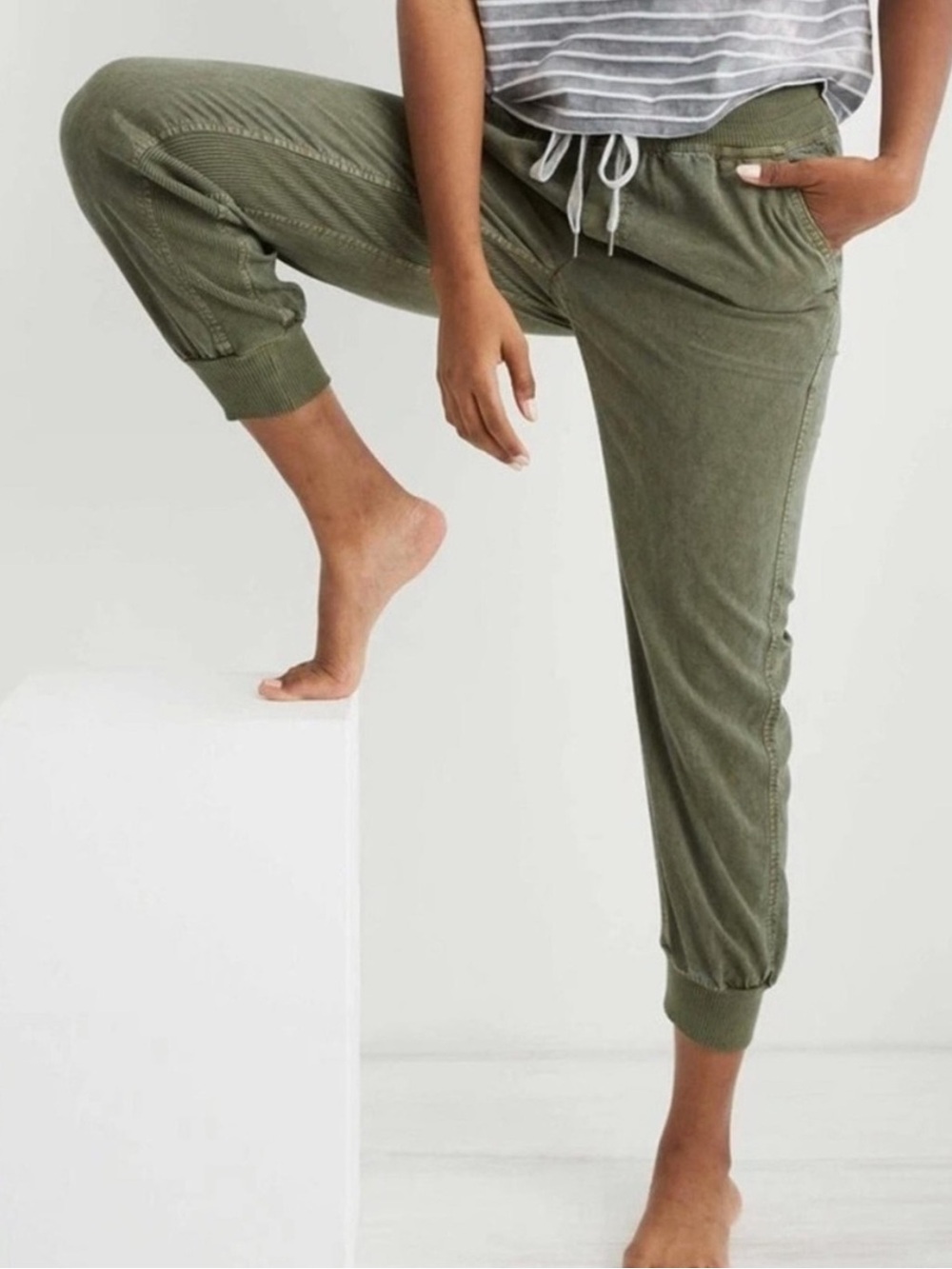 Aerie Women’s Green Ribbed Pull On Elastic Waist Woven Jogger Pants